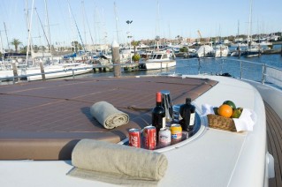 Yacht YUMI -  Forward Sunpads